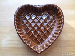 Díszes kerámia szív formájú sütőforma