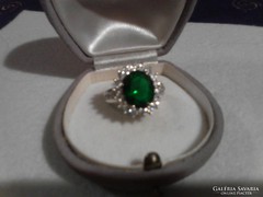 Csodás zöld köves gyűrű,cirkonokkal