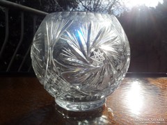 Lead crystal sphere vase with rotating star pattern