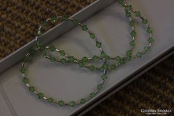 Ezüst nyaklánc zöld swarowski kővel