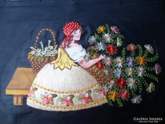 Virágkötő lány festett és selyemmel himzett textilkép