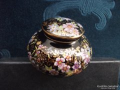 Aranybrokát-virágmintás porcelán doboz krém parfümmel-6x4,5 cm