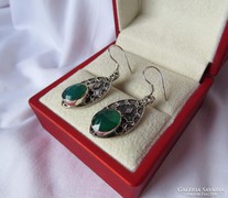 Gyönyörű, kézműves ezüst fülbevaló zöld ékkövekkel