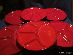  7 db meggy piros kerámia osztott tányér A047