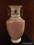 Dekoratív, áttört, kézi festésű rózsaszín porcelán váza (38)
