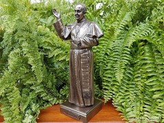 Ferenc pápa szobor