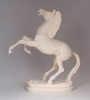 0M751 Ágaskodó ló szobor talapzaton 26 cm