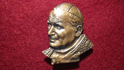 II. János Pál pápa, bronz kitűző és ón kulcstartó