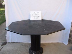 8 személyes, nagy,  fa asztal, posztamens jellegű làbbal