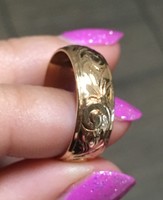 14 karátos aprólékos véséssel készült arany karikagyűrű
