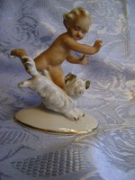 Schausbach Kunst porcelán puttós gyermek kutyájával fut