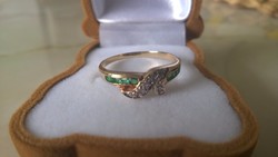 Gyönyörű brill és smaragd köves gyűrű