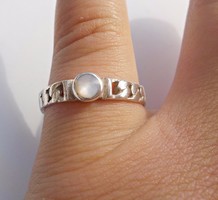 Fonott mintás holdköves ezüst gyűrű