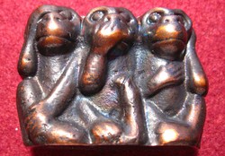 Három bölcs majom, nem lát, nem hall, nem beszél, tömör bronz figura, szobor