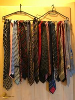 24db nyakkendő Apukáknak,Fiaiknak,Nagypapáknak,Vejeknek, jut mindenkinek :)
