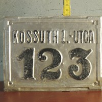 "Kossuth L. - Utca 123" fém házszám tábla