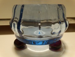 Antik, vastag kék üveg kínálótálka, opalizáló gömb lábakkal