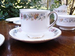 Elegáns Royal Albert Belinda 8 darabos reggeliző vagy teás porcelán romantikus készlet, kétszemélyes
