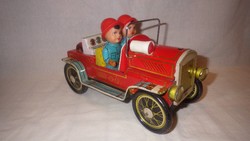 Régi lemez játék tűzoltó autó két figurával