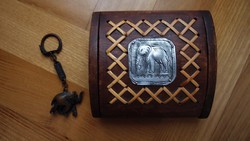 Régi fa doboz + kulcstartó elefántos