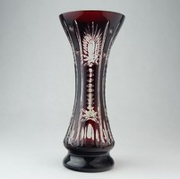 0O955 Bordóra színezett talpas üveg váza 20 cm