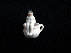 Porcelán bili miniatúra Dédi vitrinéből 