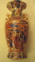 Gésa és virág motívummal,teljes felületén gazdagon díszített,régi keleti Satsuma porcelán váza.