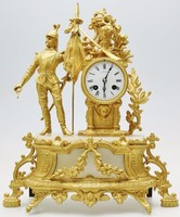 Antik francia 8 napos aranyozott fém és alabástrom  ütős óra