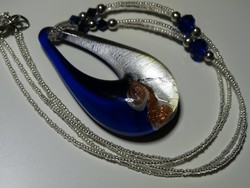 Muránói nyaklánc ezüst lapos medállal, jelzett "Murano Glass"