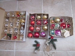 Három doboz régi - üveg - karácsonyfa dísz.