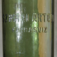 "Szikrai artézi forrásvíz" nagy ásványvizes üveg