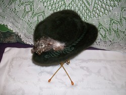Divatos nyúlszőr kalap,toll díszitéssel  új (női vadász kalap)