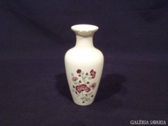 2552 K1 Vajszínű Zsolnay váza 16 cm