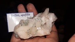 Stilbite - apophyllite cluster uv active!! Beautiful