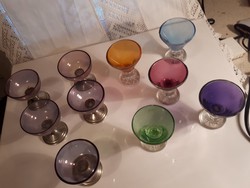 Régi poharak üveg tálcával 