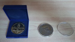 Két bronz emlékérem: a Magyar Vasút 150. ill. 160. évfordulójára (MÁV)