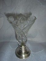 Csiszolt kristály váza  ezüst talppal: Ibolyának, hóvirágnak