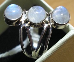 925 ezüst gyűrű 17,3/54,3 mm szívárványos holdkő
