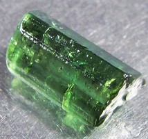 Valódi nyers zöld turmalin drágakő 2.7 ct Nigériából!