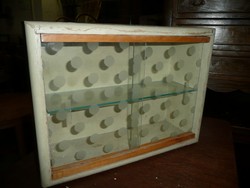 Eladó egy antik ART DECO fürdőszobai / előszobai szekrényke csiszolt pöttyös üveggel