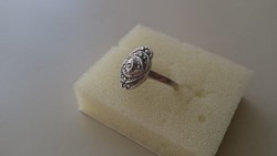 Ezüst, markazitokkal díszített gyűrű 925 
