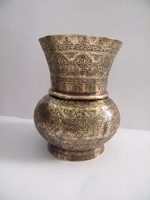 Kézzel készült régi, keleti (arab, perzsa...) bronz vagy réz váza 