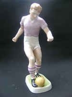 Kézzelfestett porcelán focista lila fehér ( UTE ) mezben hibátlan állapotban nagyon ritka