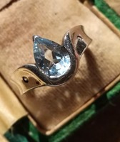 Ezüst topáz köves gyűrű apró gyémántokkal ag925