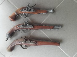 Replika pisztolyok