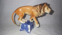 Royal Dux porcelán cirkuszi oroszlán szobor