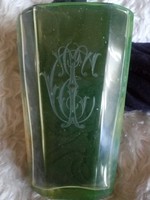Antik monogramos zöld üveg pohár