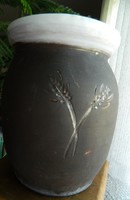 Keramikus kézműves osztrák padlóváza - kaspó búza dekorációval