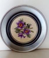 Gobelin inlay, decorative metal frame wall plate, bowl. Its diameter is 19 cm.