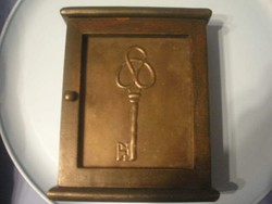 N8 Bronz betétes fa kulcs tároló 8 kulcsos + réz zsanéros ritkaság